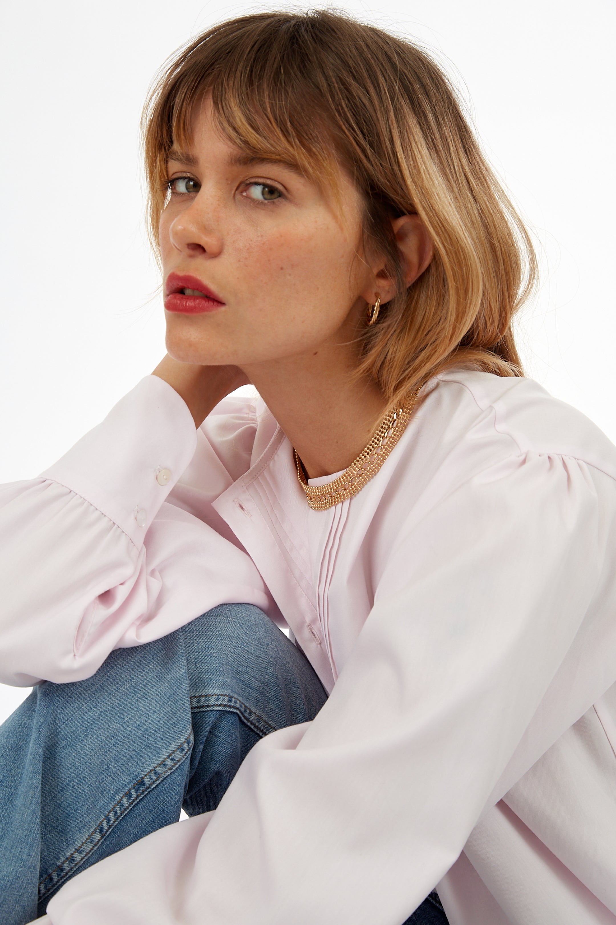 Chemise rose pour femme Romée | Sans col | Pâte de boutonnage plissée