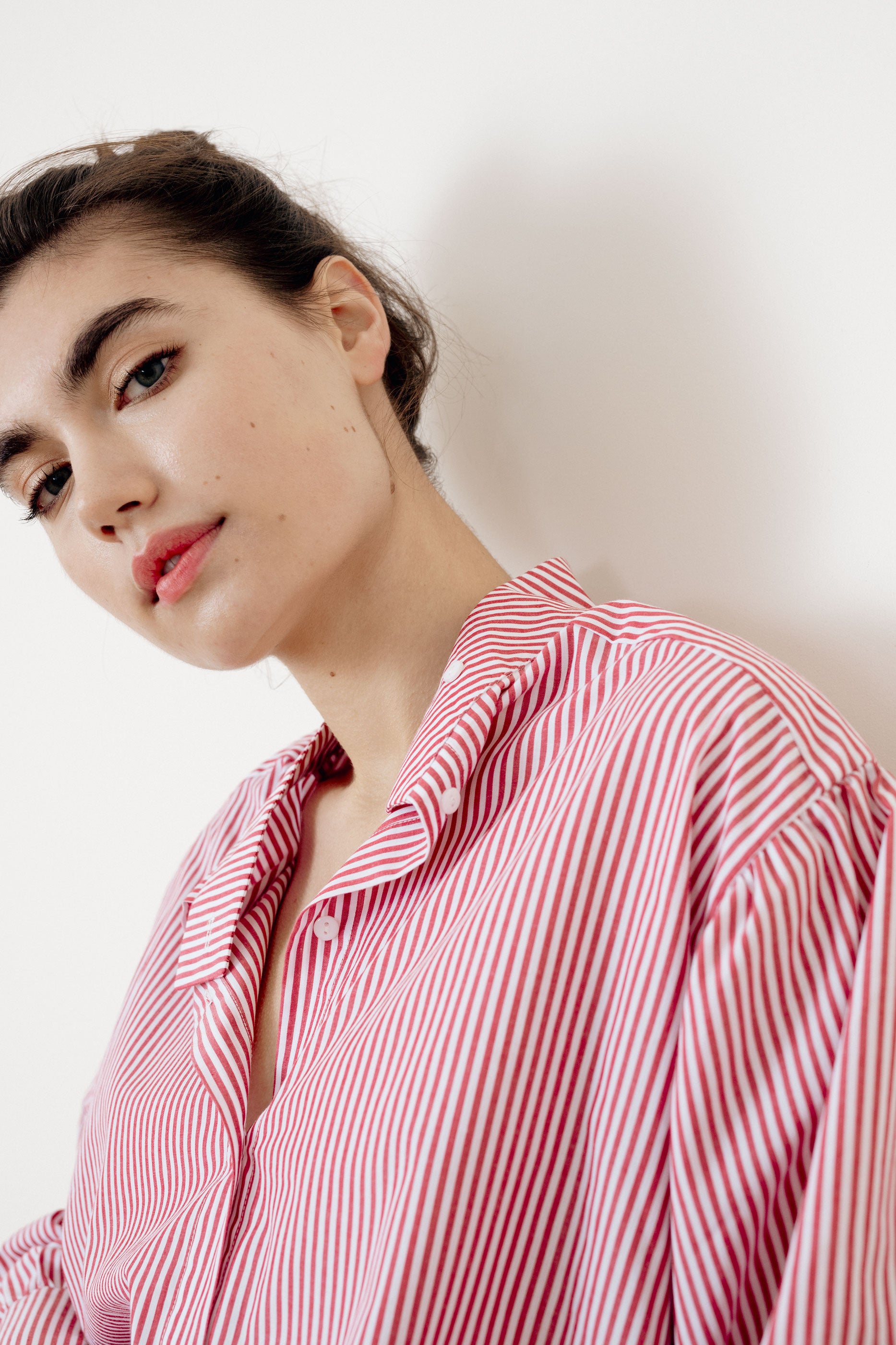 Shirt with red stripes