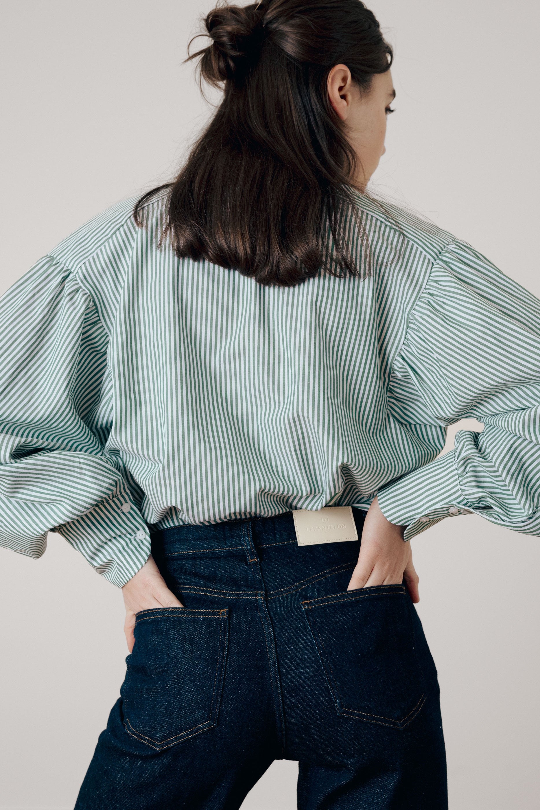 Chemise col montant à rayures vertes