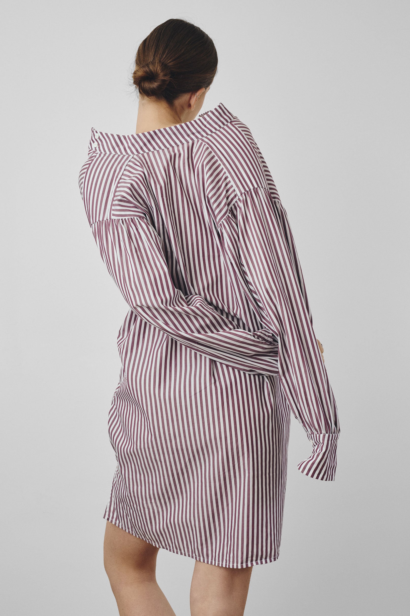 Robe à rayures bordeaux