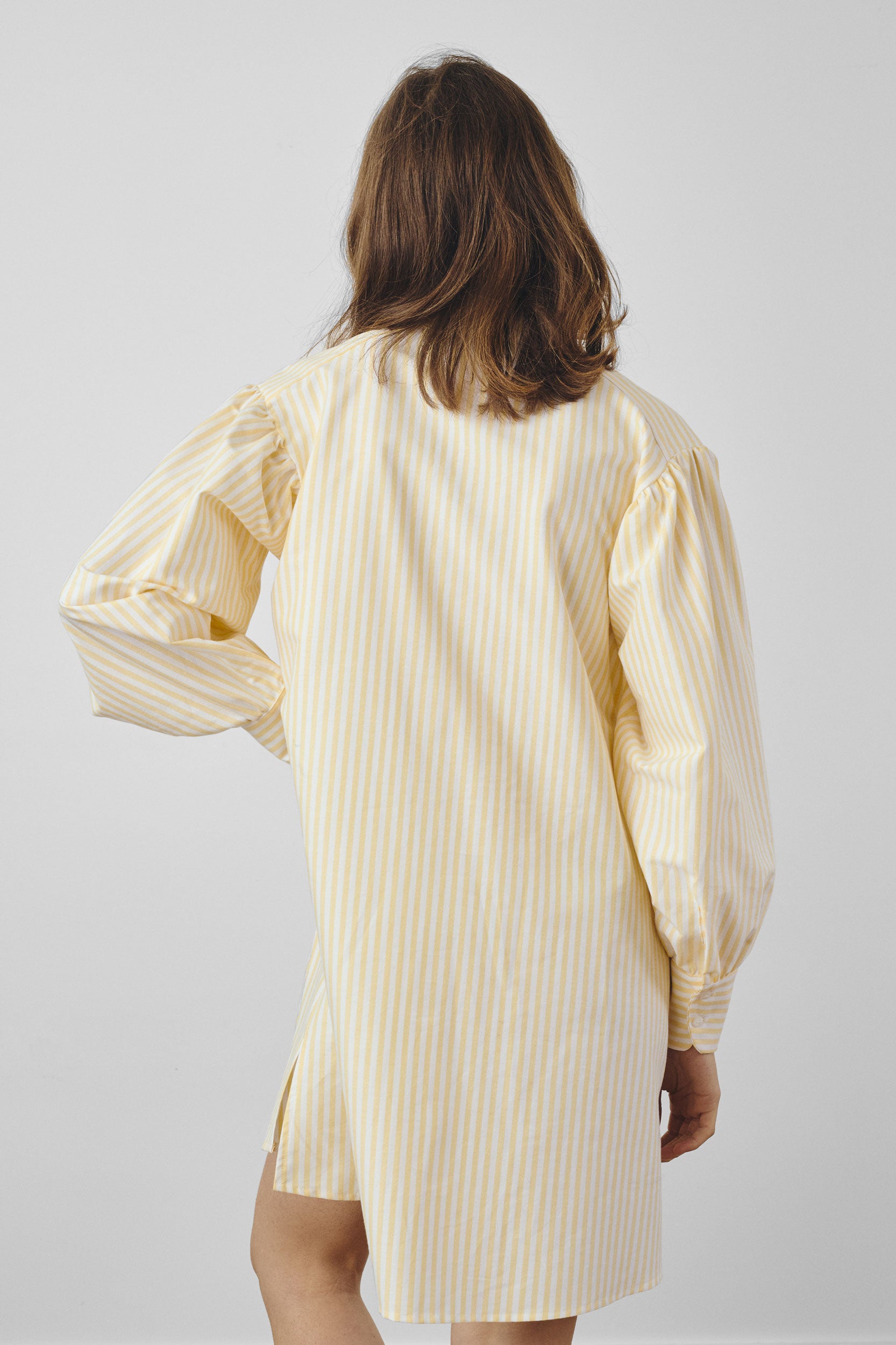 Robe à rayures jaunes