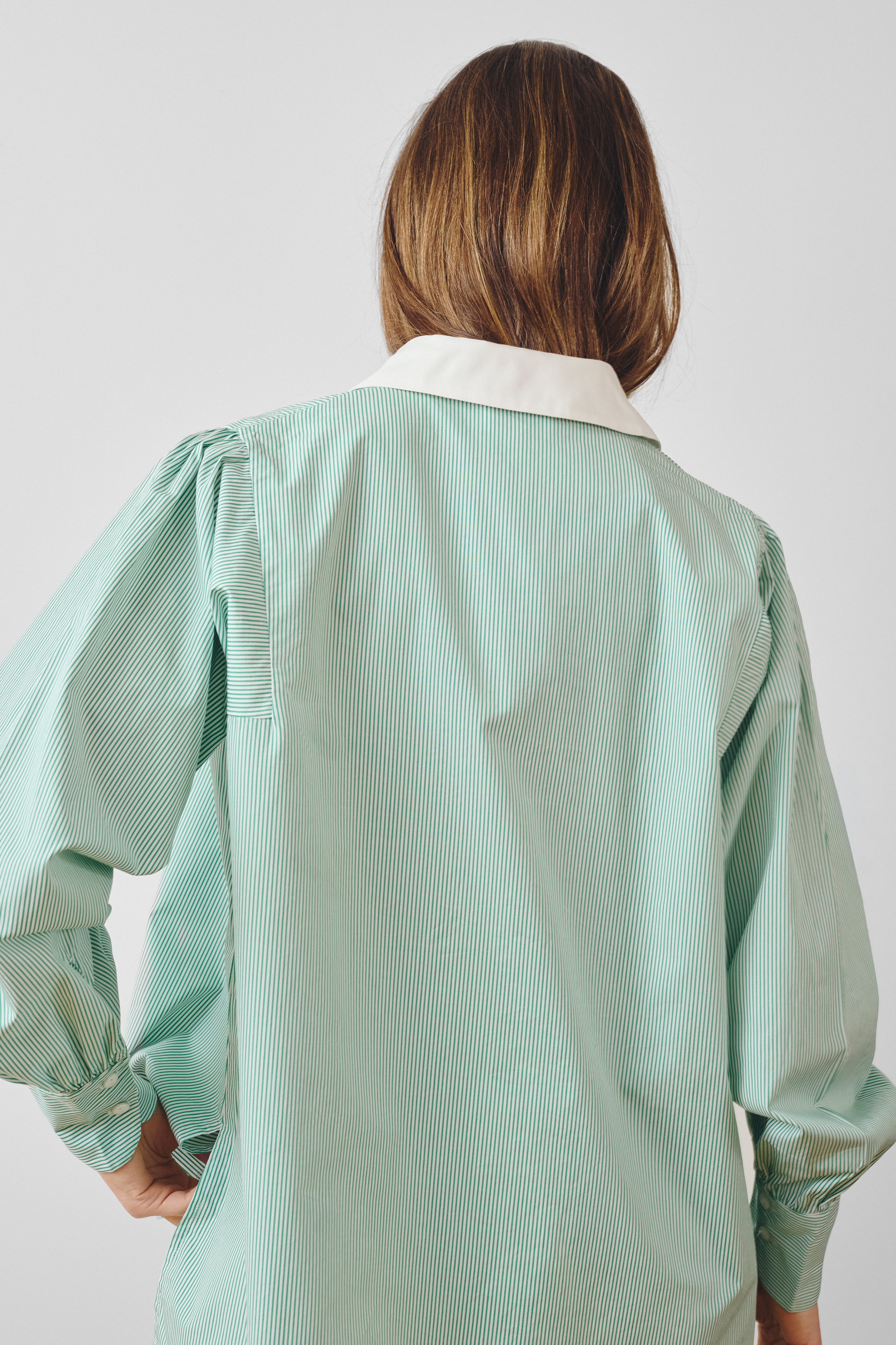 White classical collar shirt
