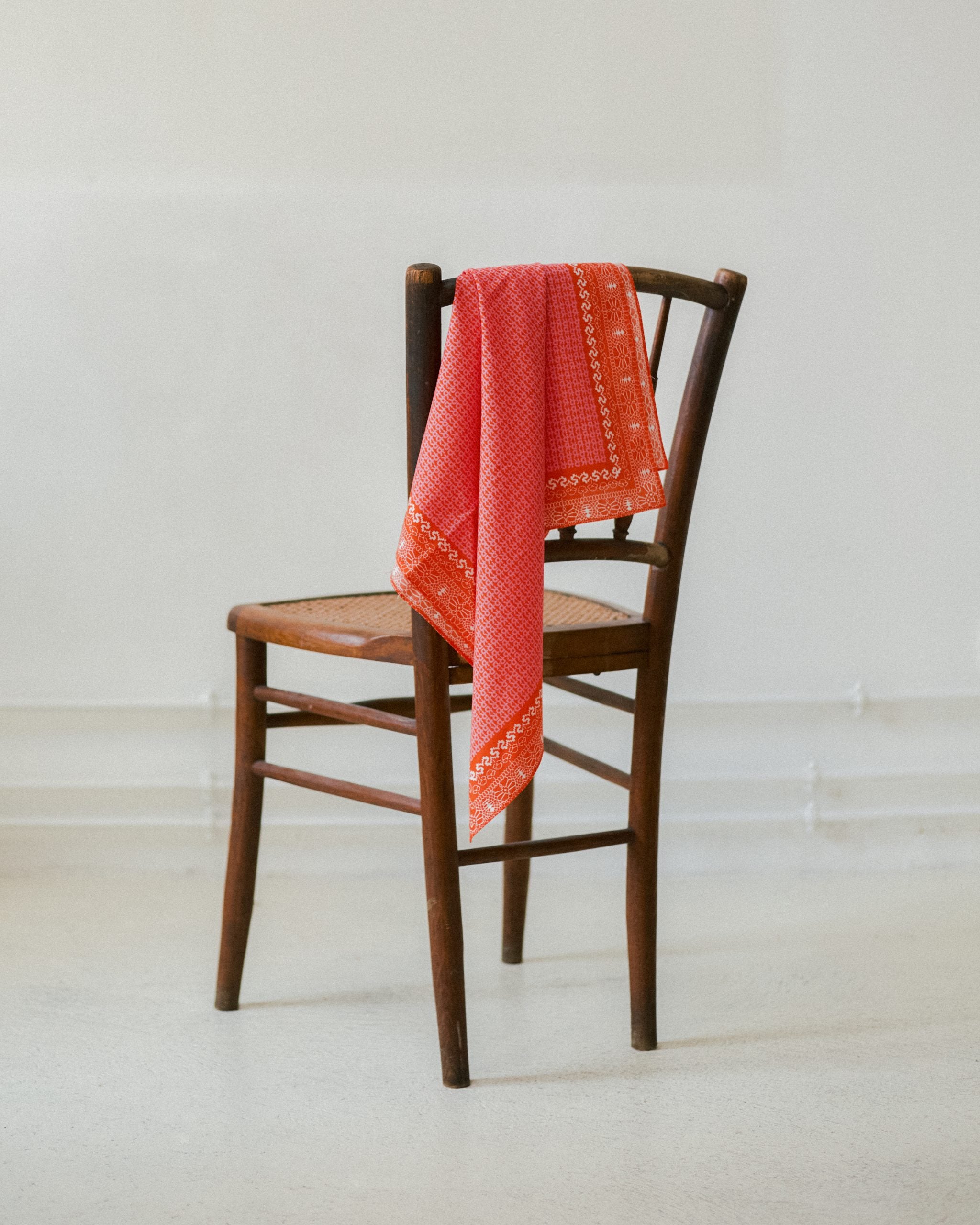 Aurore women's pink scarf